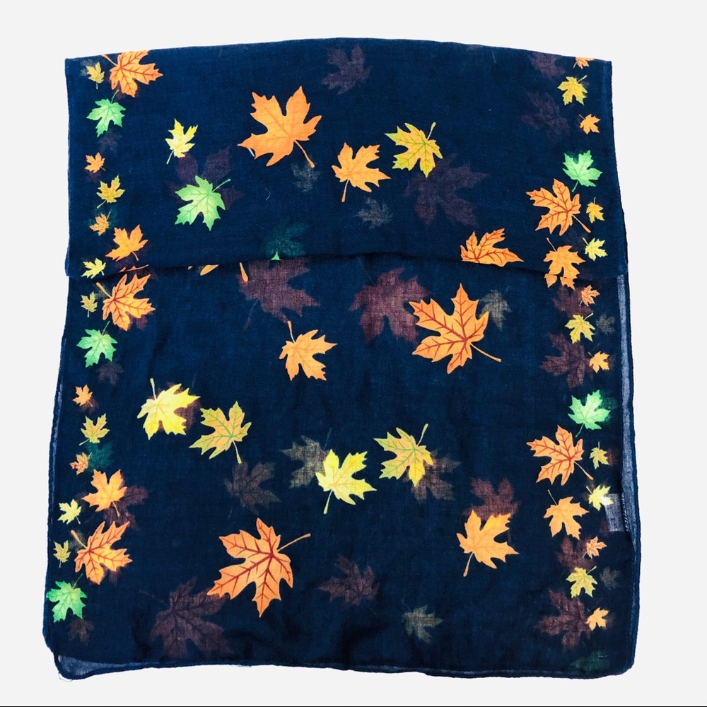 🛑3/$20 Oscardo NWT Fall Leaves Print Scarf